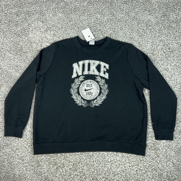 Nike Tops - Nike Sweatshirt Womens XXL Black Crewneck Club Fleece Pullover Crest Logo Sports